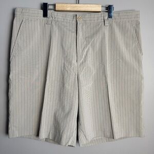 Izod XFG‎ Men's 40 Lightweight Striped Golf Shorts Beige/Tan Outdoor Performance